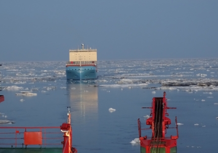 Атомный ледокол «50 лет Победы» обеспечил проводку судна-контейнеровоза компании Maersk 
