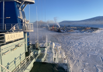 Атомный ледокол «Арктика» Росатомфлота впервые обеспечит проводку каравана судов с востока на запад