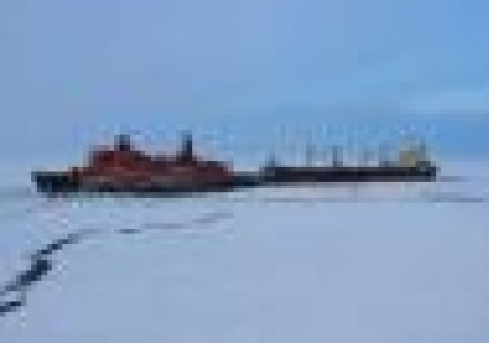 ФГУП «Атомфлот» обеспечило первую ледокольную проводку крупнотоннажного судна с арктическим углем