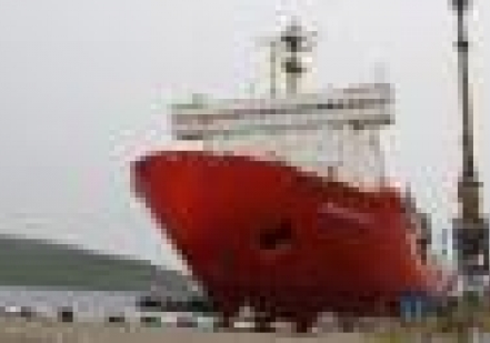 Атомный лихтеровоз-контейнеровоз «Севморпуть» доставит на архипелаг Земля Франца-Иосифа бетонные плиты и генеральный груз