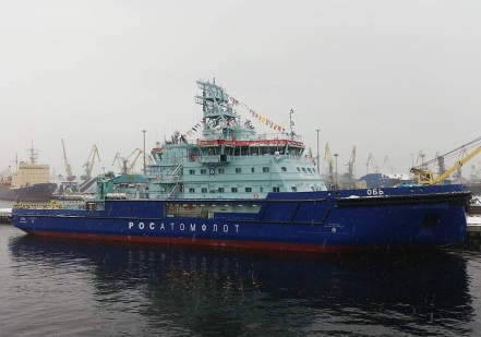 На портовом ледоколе «Обь» Росатомфлота поднят государственный флаг
