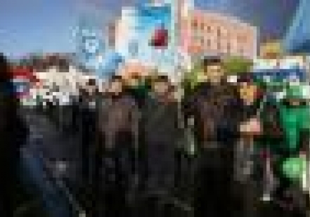 СОТРУДНИКИ РОСАТОМФЛОТА ОТМЕТИЛИ ЮБИЛЕЙ МУРМАНСКА НА ЦЕНТРАЛЬНОМ СТАДИОНЕ