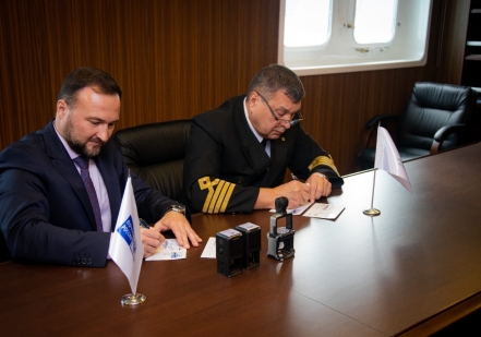 В Мурманске погасили марки с изображением атомных ледоколов «Арктика» и «Сибирь» проекта 22220